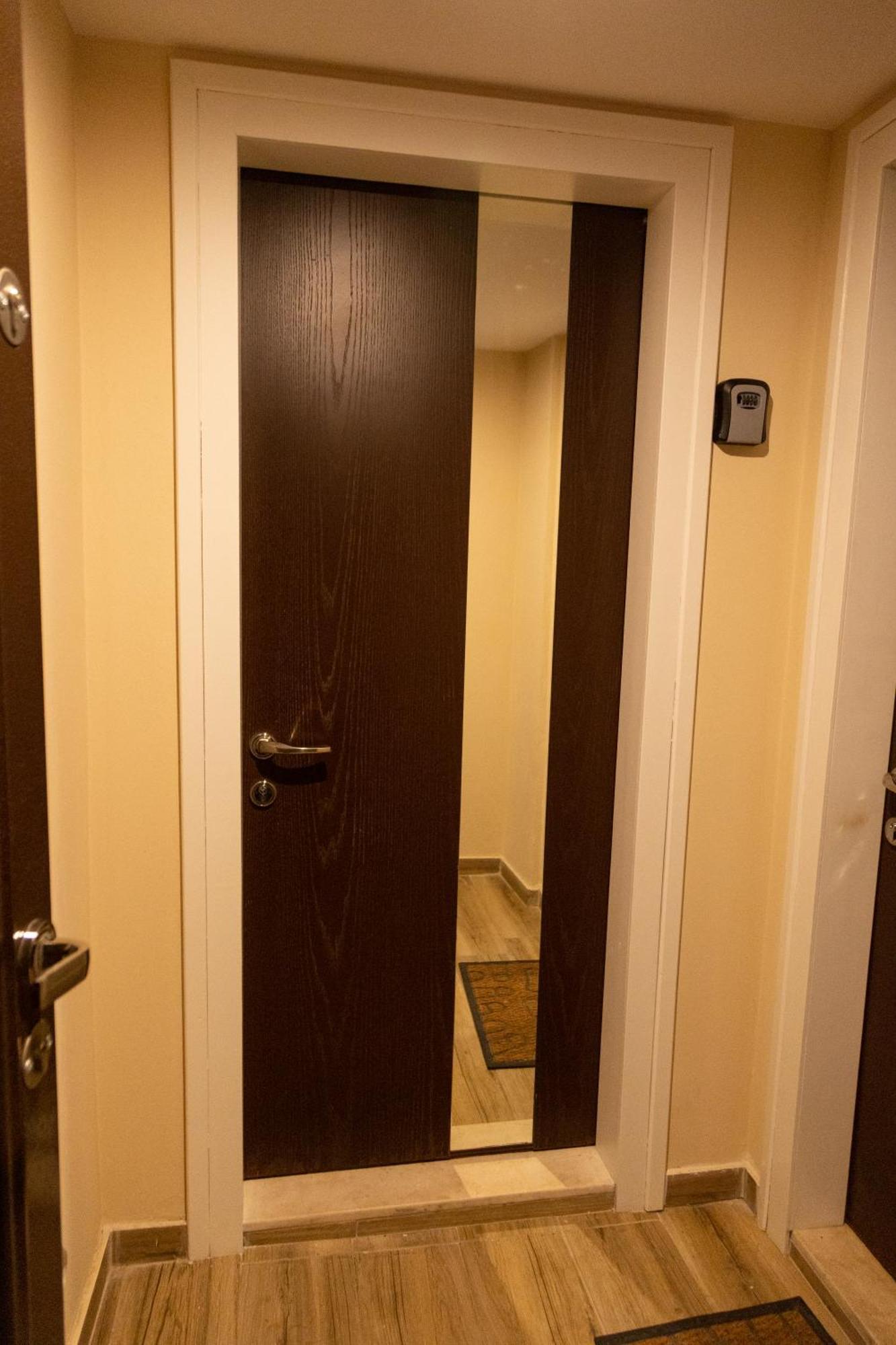 Cozy Loft-Blloku Downtown Hotell Tiranë Eksteriør bilde